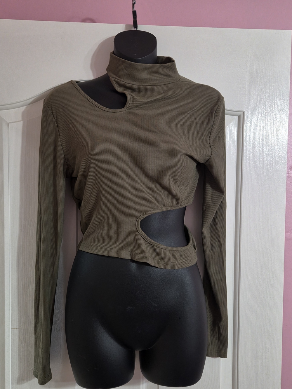 SHEIN Olive Green Long-Sleeve Cutout Crop Top with Mock Neck